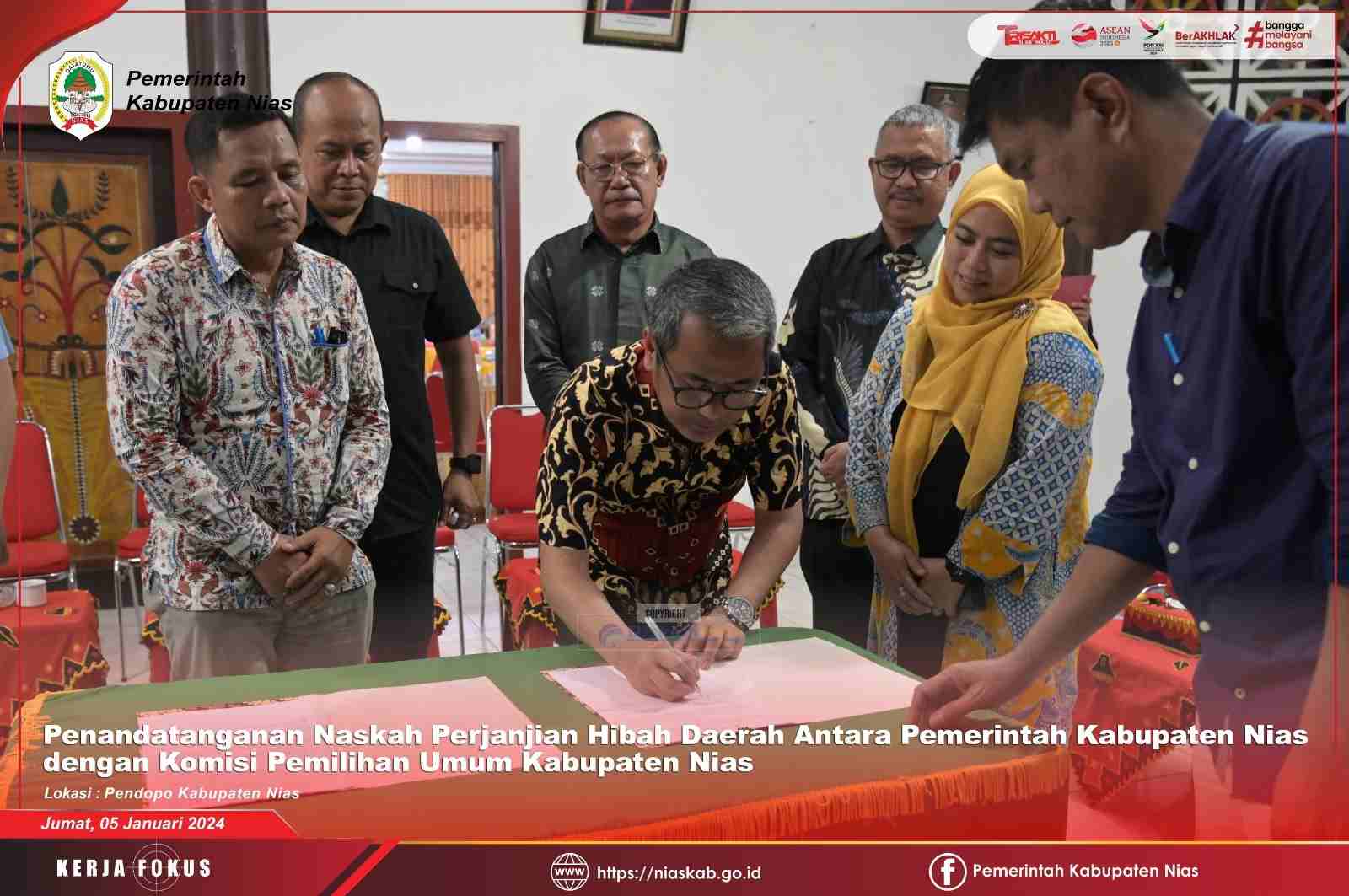 BUPATI NIAS TANDATANGANI NASKAH PERJANJIAN HIBAH DAERAH ANTARA PEMERINTAH KABUPATEN NIAS DENGAN KOMISI PEMILIHAN UMUM KABUPATEN NIAS 