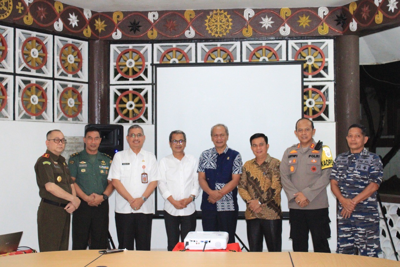 FORKOPIMDA KABUPATEN NIAS GELAR RAPAT KOORDINASI TERKAIT ANTISIPASI   MENJELANG   HARI   RAYA NATAL 2022 DAN TAHUN BARU 2023